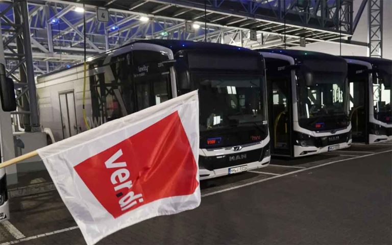 Stillstand an der Elbe: Neue Warnstreiks legen Hamburgs Nahverkehr lahm – Eine Zerreißprobe für Pendler und Wirtschaft Stillstand an der Elbe: Neue Warnstreiks legen Hamburgs Nahverkehr lahm – Eine Zerreißprobe für Pendler und Wirtschaft