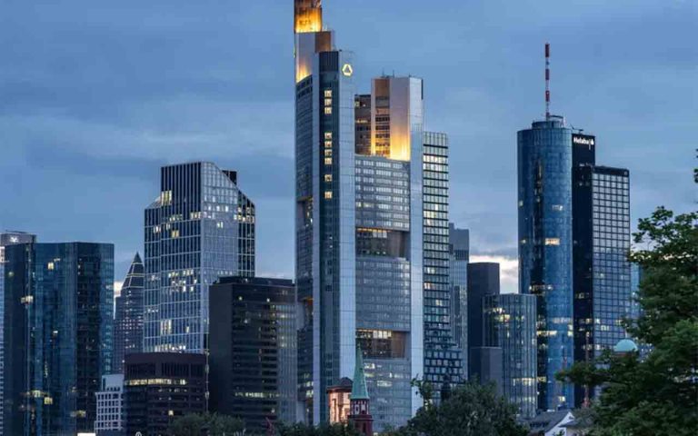 Feindliche Übernahme? Unicredit greift nach der Commerzbank – Der eskalierende Machtkampf im europäischen Bankensektor