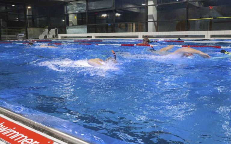 Großbrand am Karfreitag: 700 Badegäste aus der Therme Erding evakuiert Großbrand am Karfreitag: 700 Badegäste aus der Therme Erding evakuiert