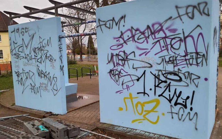 Vandalismus im Knochenpark: Schwerer Rückschlag für das Spielplatzprojekt in Ottersleben vor der Eröffnung