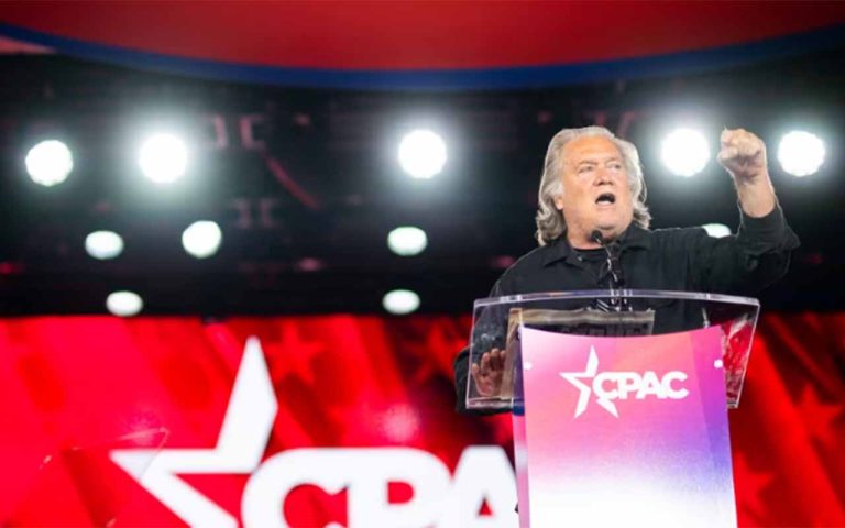 Wegweisende Entscheidung des Supreme Courts: Strafverfahren gegen Steve Bannon vor der Einstellung