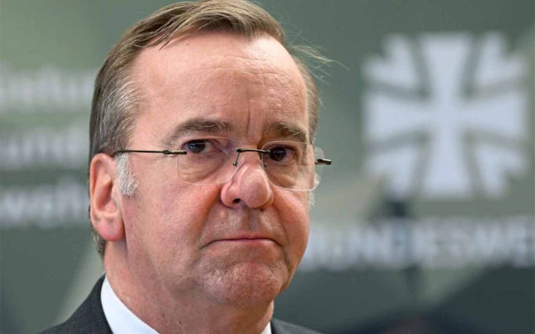 Wehrpflicht und Freizügigkeit: Verteidigungsministerium kippt Genehmigungspflicht für Auslandsreisen