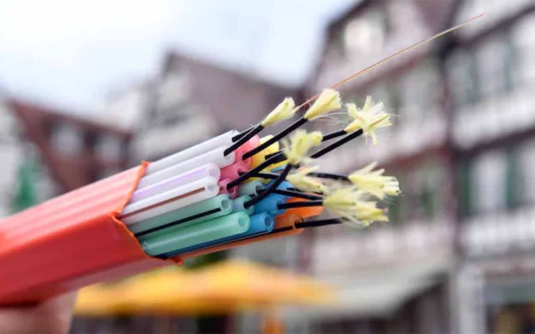 Spionage durch Glasfaserkabel: Die unsichtbare Gefahr in unseren Internetleitungen