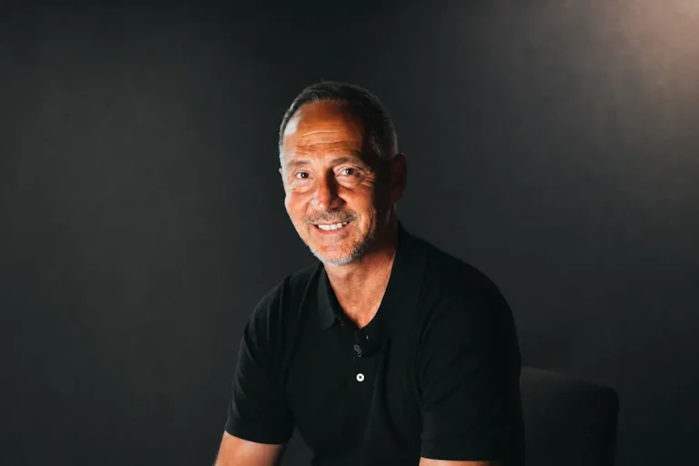 Adi Hütter kehrt zu Eintracht Frankfurt zurück. Der österreichische Trainer unterschreibt beim Bundesligisten einen Vertrag bis 2029.