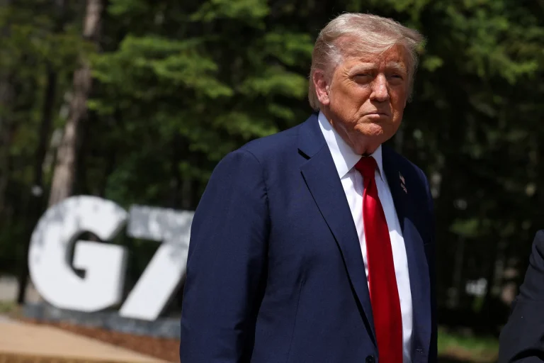 Trump kündigt mögliche Unterzeichnung eines Atomabkommens mit dem Iran an und droht mit „letzter Alternative“ Donald Trump hat erklärt, dass ein Atomabkommen mit dem Iran in den kommenden Tagen unterzeichnet werden könnte. Zugleich warnte er vor harten Maßnahmen, falls die Umsetzung scheitert.