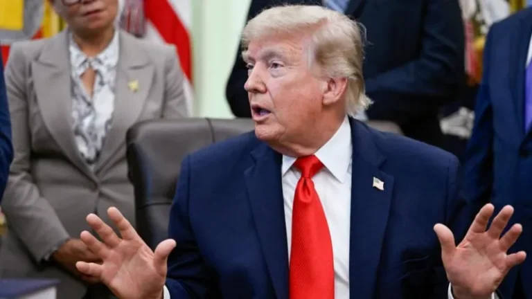 Trump kündigt bevorstehendes Abkommen mit dem Iran an – Teheran hält sich bei Termin zurück Trump erwartet die Unterzeichnung eines Abkommens mit dem Iran. Teheran bestätigt den Termin nicht. Vermittler sehen die Verhandlungen in der Endphase.
