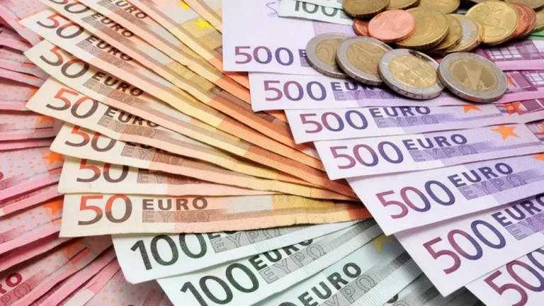 Schleswig-Holstein erhöht die Besoldung für Beamte: Nachzahlungen rückwirkend geplant Schleswig-Holstein erhöht die Beamtengehälter bis 2027 schrittweise. Nachzahlungen für 2025 sollen rückwirkend im November ausgezahlt werden.