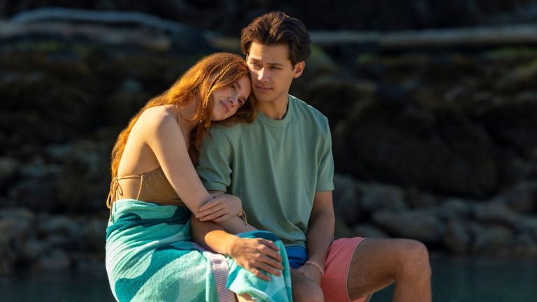 Prime Video veröffentlicht die neue Serie „Every Summer After“ nach dem Bestseller von Carley Fortune. Alle acht Folgen sind ab sofort verfügbar.