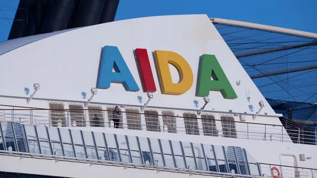 Aida Cruises streicht Kreuzfahrten nach Dubai und Abu Dhabi für den Winter 2027/28 Aida Cruises streicht alle Kreuzfahrten in den Persischen Golf für den Winter 2027/28. Betroffene Gäste erhalten eine Rückerstattung oder einen Rabatt auf eine Neubuchung.