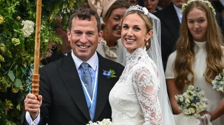 Neffe von König Charles III: Peter Phillips heiratet NHS-Krankenschwester Peter Phillips, Neffe von König Charles III., hat die NHS-Krankenschwester Harriet Sperling geheiratet. Zahlreiche Royals nahmen an der Trauung in Gloucestershire teil.