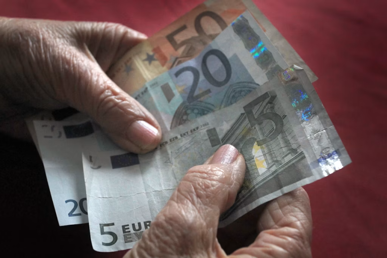 Witwenrenten in Deutschland: Warum einige Empfängerinnen ab Juli weniger Geld erhalten könnten Ab Juli 2026 steigen die Renten in Deutschland um 4,24 Prozent. Dennoch könnten einige Witwen wegen neuer Einkommensanrechnungen geringere Auszahlungen erhalten
