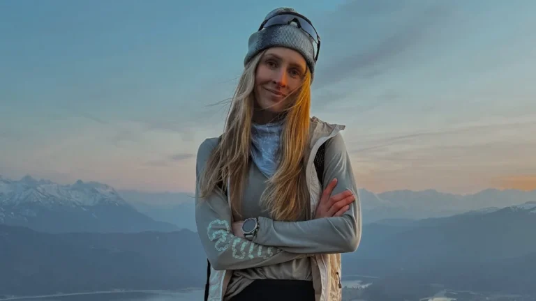 Bloggerin Laura Hartig stirbt nach Unfall in den Dolomiten Bloggerin Laura Hartig stirbt nach einer Kollision mit dem Motorrad des früheren Skirennfahrers Peter Runggaldier am Sellajoch.