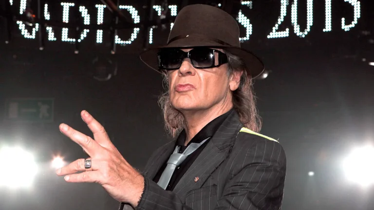 Udo Lindenberg sagt seinen Auftritt beim Panikpreis-Finale wegen anhaltender Gastritis ab. Die Veranstaltung findet ohne ihn statt, Tickets bleiben gültig.