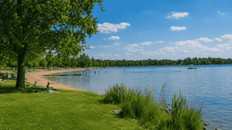Badeseen Bremen 2026: Die schönsten Badestellen rund um Bremen Entdecken Sie die schönsten Badeseen rund um Bremen 2026. Infos zu Stränden, Wasserqualität, Toiletten, Duschen, Familien, Hunden und Anreise.
