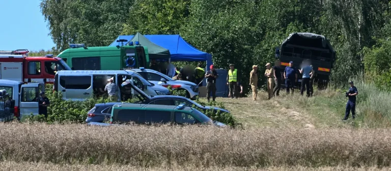 Mutmaßlich russische Rakete in Polen abgestürzt: NATO lässt Kampfjets aufsteigen Mutmaßlich russische Rakete stürzt im Osten Polens ab. NATO aktiviert Luftabwehr, lässt F-16 aufsteigen und sichert Warschau Unterstützung zu.