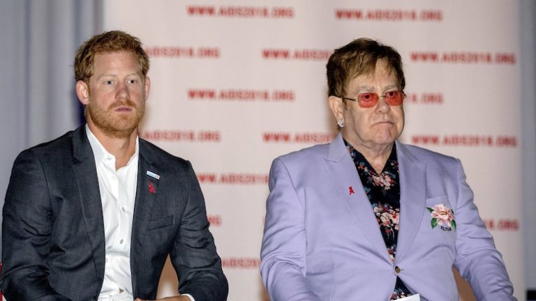 Prinz Harry soll Elton John um finanzielle Hilfe gebeten haben: Was über den Streit bekannt ist Prinz Harry soll Elton John nach einer juristischen Niederlage um Millionenhilfe gebeten haben. Was über Geldprobleme und den angeblichen Streit bekannt ist.