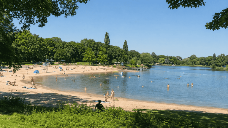 Badeseen Hannover 2026: Entdecken Sie die schönsten Seen mit Strand, Wasserqualität, Eintritt, Parkplätzen, Gastronomie, Spielplätzen und Tipps für Ihren Sommertag.