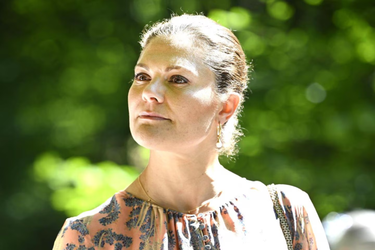 Palast äußert sich zur Absage einer Tradition mit Prinzessin Victoria Der Palast äußert sich zur Verschiebung der Preisverleihung „Öländer des Jahres“, die Prinzessin Victoria am 15. Juli besuchen sollte.