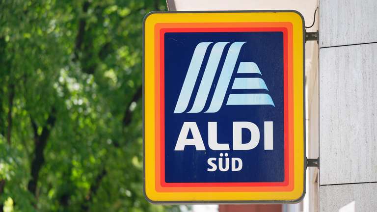 Aldi Süd verkauft Reiserucksack mit Vakuumbeutel für 12,99 Euro Aldi Süd verkauft ab 3. September einen Rucksack für 12,99 Euro: Das Modell öffnet wie ein Koffer und bietet einen Vakuumbeutel sowie Laptopfächer.