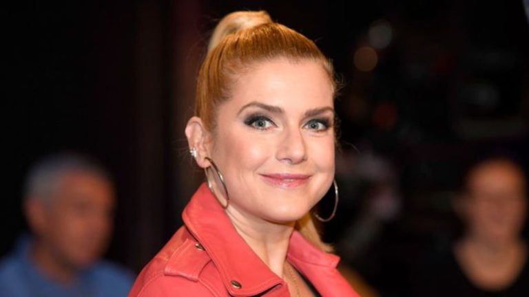 Jeanette Biedermann wird mit 46 Jahren erstmals Mutter Jeanette Biedermann ist mit 46 Jahren erstmals Mutter geworden. Die deutsche Sängerin brachte in Berlin einen gesunden Sohn zur Welt und berichtet über die Geburt.