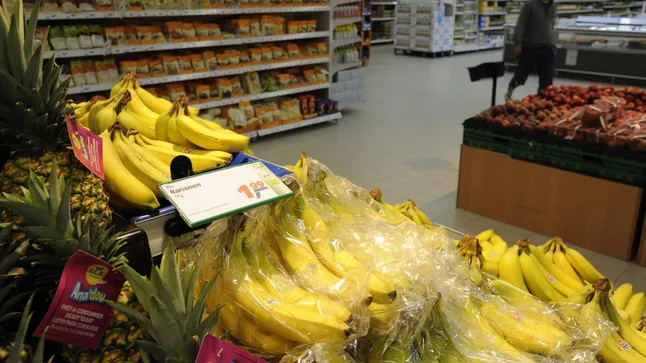 Mann nach Biss in Lidl-Supermarkt medizinisch behandelt In Baden-Württemberg musste ein Lidl-Kunde nach einem Biss an einer Bananenkiste behandelt werden. Ein Arzt vermutet einen möglichen Spinnenbiss.