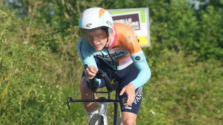 19-jähriger Radprofi Finlay Tarling stirbt bei der Portugal-Rundfahrt nach Zusammenstoß mit Auto Der 19-jährige britische Radprofi Finlay Tarling ist bei der Portugal-Rundfahrt tödlich verunglückt. Auf der achten Etappe kollidierte er mit einem Auto.