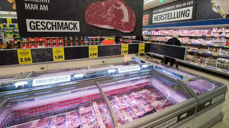 Lidl ruft zwei Chorizo-Sorten von Martínez Somalo wegen einer möglicherweise unterbrochenen Kühlkette zurück. Kunden sollen die Produkte nicht essen.