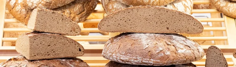 Beschwerde wegen zehn Gramm Brot kostet Bäckerei 15.000 Euro Zehn Gramm zu wenig Brot führten in Pfaffenhofen zu einer Kontrolle. Die Bäckerei musste eine geeichte Waage für rund 15.000 Euro anschaffen.