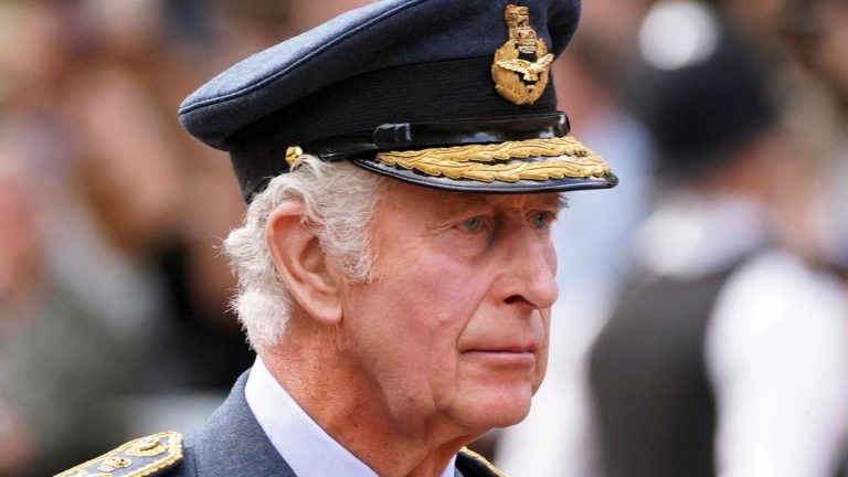 Britischer Radiosender meldete fälschlicherweise den Tod von König Charles III.: Medienaufsicht stellt Verstöße fest Radio Caroline meldete fälschlich den Tod von König Charles III. Die britische Medienaufsicht stellte einen schweren Verstoß gegen Rundfunkregeln fest.