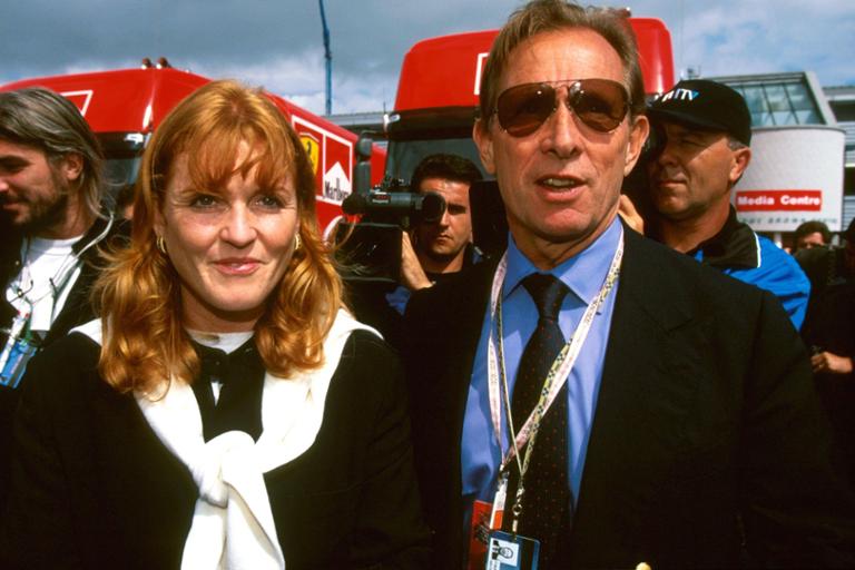Sarah Ferguson zieht sich nach dem Tod ihres Ex-Partners in dessen Chalet in Verbier zurück Sarah Ferguson zieht sich nach dem Tod von Paddy McNally in dessen Chalet in Verbier zurück. Sein Vermögen wird auf rund 700 Millionen Euro geschätzt.