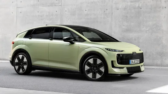 Audi bringt den A2 zurück: Elektroauto ab 38.200 Euro Audi stellt den A2 e-tron vor: ab 12,8 kWh Verbrauch pro 100 km, bis zu 646 km Reichweite und Preise ab 38.200 Euro. Der Marktstart ist für Dezember 2026 geplant