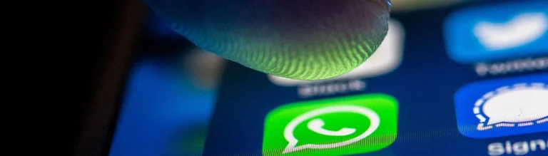 Neue Betrugsmasche bei WhatsApp: Kontodiebstahl durch Abstimmungen Gefälschte WhatsApp-Abstimmungen ermöglichen Betrügern den Zugriff auf fremde Konten. So erkennen Sie die Masche und schützen Ihren Account wirksam.