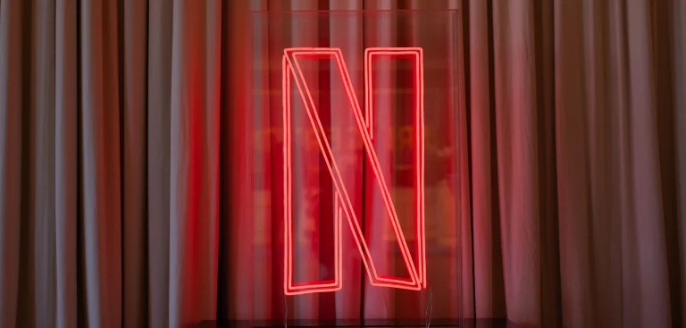 Netflix erhöht die Preise für alle Abos in Deutschland Netflix erhöht die Preise in Deutschland: Das Werbe-Abo steigt um 40 Prozent, Standard kostet 15,99 Euro und Premium künftig 21,99 Euro monatlich