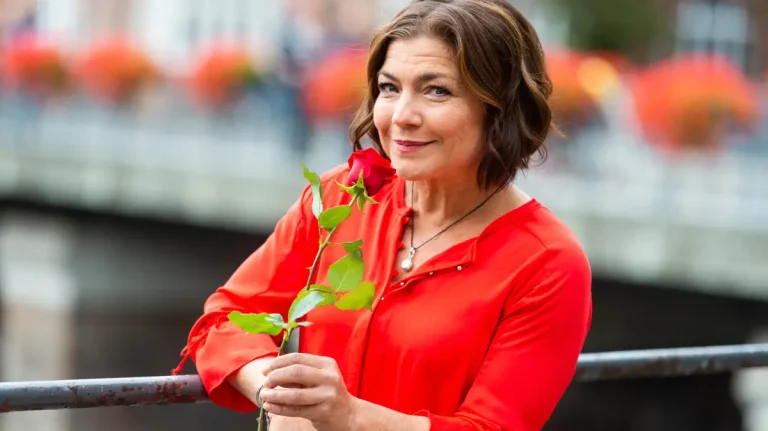Claudia Schmutzler ist 60: Was der „Go Trabi Go“-Star heute macht, welche TV-Rollen ihre Karriere prägten und wie die Schauspielerin heute lebt.